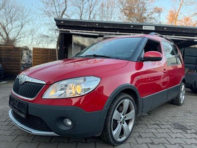 Rot Gebraucht 2010 Skoda Roomster Scout Kombi | 7.990 € (Etwas zu teuer)