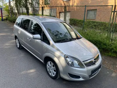 Gebraucht Opel Zafira 150 PS (110 kW) 2012 Silber Van / Kleinbus