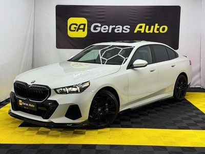 Weiß Gebraucht 2024 BMW 530 Sport Line Limousine | 55.000 € (Teuer)