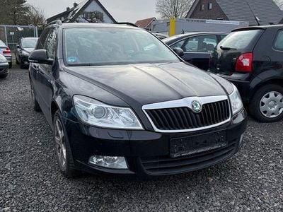 Schwarz Gebraucht 2011 Skoda Octavia Family Kombi | 2.300 € (Superpreis)