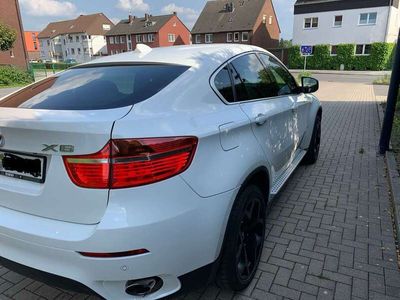 gebraucht BMW X6 xDrive40d fast alles neu