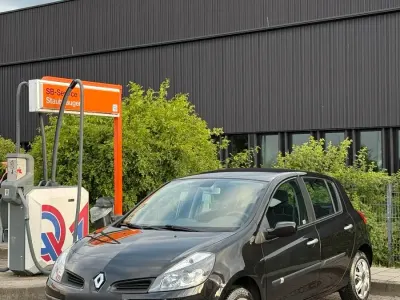 Gebraucht Renault Clio 75 PS (55 kW) 2005 Schwarz Kleinwagen