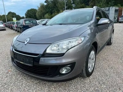 Gebraucht Renault Mégane Dynamique 110 PS (80 kW) 2012 Grau Limousine