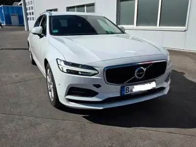 Gebraucht Volvo V90 Momentum 150 PS (110 kW) 2017 Weiß Kombi