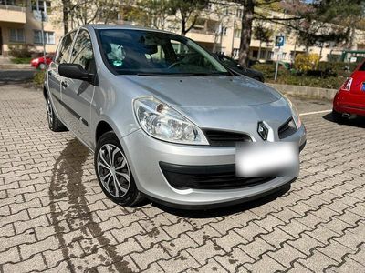 Second-hand Renault Clio III 75 CP (55 kW) 2006 Argintiu Hatchback