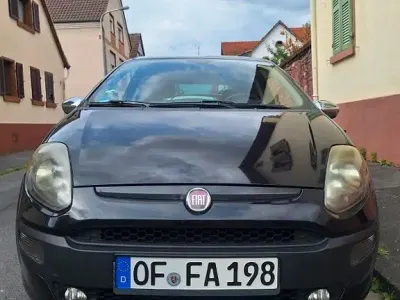 Gebraucht Fiat Grande Punto 135 PS (99 kW) 2011 Schwarz Kleinwagen