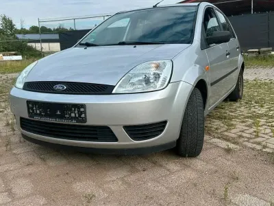 Gebraucht Ford Fiesta 80 PS (58 kW) 2004 Silber Kleinwagen
