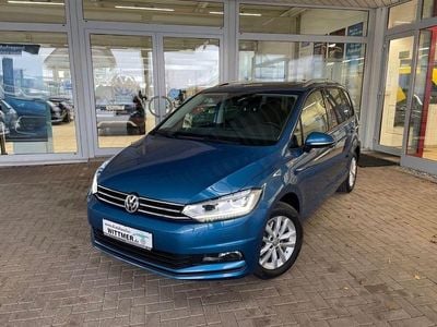 Blau Gebraucht 2019 VW Touran Comfortline Van / Kleinbus | 17.650 € (Superpreis)