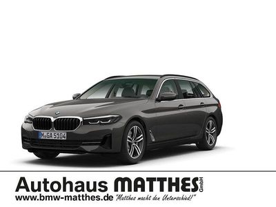 Grau Gebraucht 2023 BMW 540 Shadowline Kombi | 57.950 € (Etwas zu teuer)
