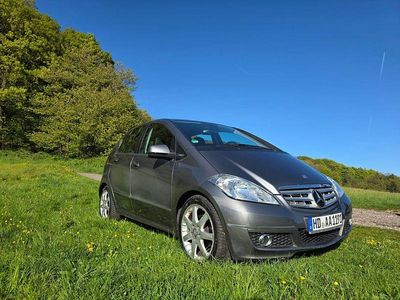 Usata Mercedes A180 Avantgarde 109 CV (80 kW) 2011 Grigio Monovolume