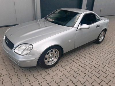 Usata Mercedes SLK200 136 CV (100 kW) 1997 Argento Cabrio