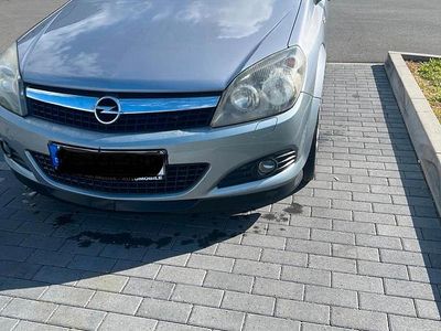Second-hand Opel Astra GTC Sport 150 CP (110 kW) 2007 Argintiu Hatchback