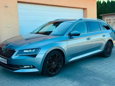 Gebraucht Skoda Superb Premium Edition 150 PS (110 kW) 2019 Grau Kombi