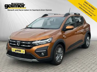 Gebraucht Dacia Sandero Comfort 101 PS (74 kW) 2021 Orange Limousine
