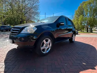 Gebraucht Mercedes ML280 190 PS (139 kW) 2008 Schwarz SUV