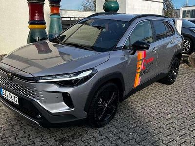 Second-hand Toyota Corolla Cross 178 CP (130 kW) 2025 Argintiu SUV