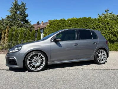 Gebraucht VW Golf VI R 271 PS (199 kW) 2010 Grau Limousine