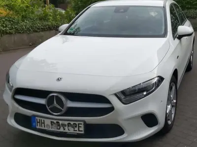 Używany Mercedes A250 160 KM (117 kW) 2020 Biały Sedan/Limuzyna