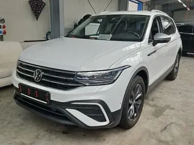 Gebraucht VW Tiguan Allspace Life 150 PS (110 kW) 2022 Weiß SUV