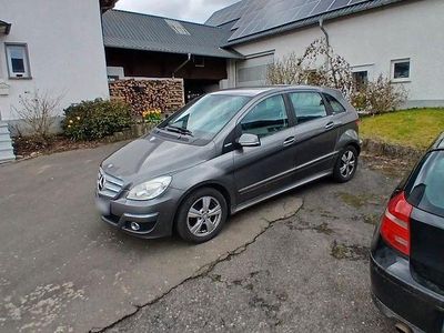 Gebraucht Mercedes B180 116 PS (85 kW) 2009 Grau Van / Kleinbus