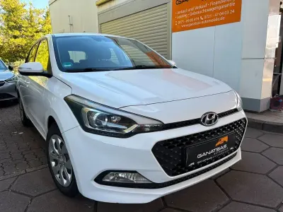Gebraucht Hyundai i20 Trend 84 PS (61 kW) 2017 Weiß Limousine