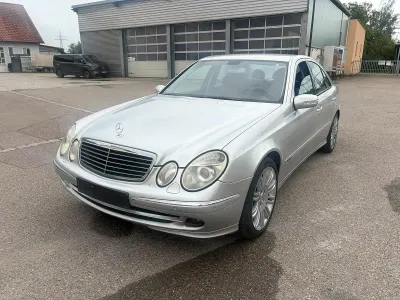 Gebraucht Mercedes E200 163 PS (119 kW) 2005 Silber Limousine