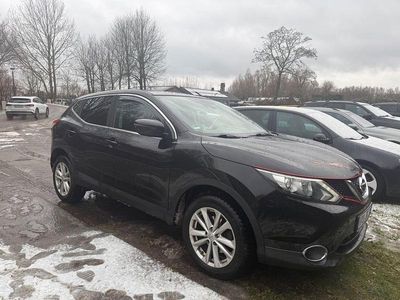Schwarz Gebraucht 2015 Nissan Qashqai Acenta SUV | 11.770 € (Fairer Preis)