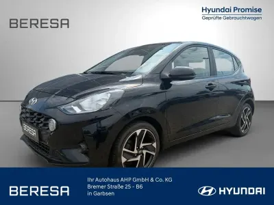 Gebraucht Hyundai i10 Comfort 84 PS (61 kW) 2022 Schwarz Kleinwagen