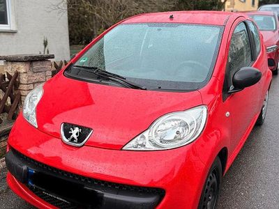 Gebraucht Peugeot 107 68 PS (50 kW) 2008 Rot Kleinwagen
