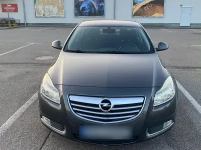 Gebraucht Opel Insignia 140 PS (102 kW) 2009 Grau Limousine