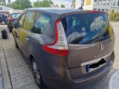 Gebraucht Renault Grand Scénic III Luxe 131 PS (96 kW) 2012 Braun Van / Kleinbus