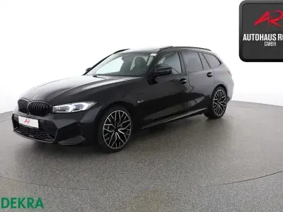 Gebraucht BMW 320e M Sport 204 PS (150 kW) 2022 Black sapphire Kombi