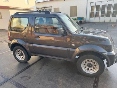 Grau Gebraucht 2016 Suzuki Jimny Comfort SUV | 21.900 € (Teuer)