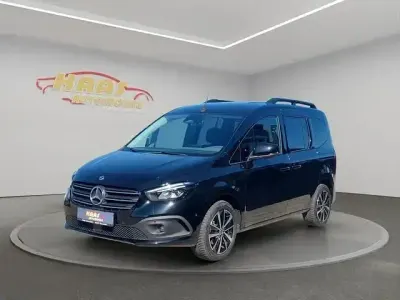 Gebraucht Mercedes T180 Progressive 131 PS (96 kW) 2024 Schwarz Van / Kleinbus
