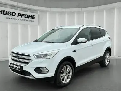 Gebraucht Ford Kuga Titanium 150 PS (110 kW) 2018 Weiß SUV
