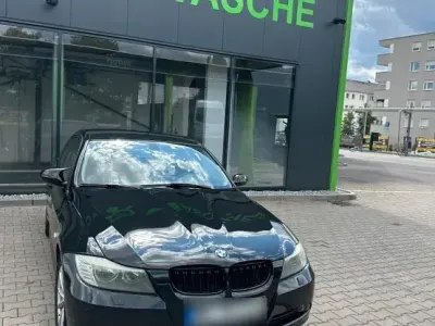 Gebraucht BMW 316 116 PS (85 kW) 2011 Schwarz Limousine