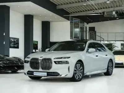 Gebraucht BMW i7 Sport Line 400 kW (544 PS) 2023 Alpinweiss iii Limousine