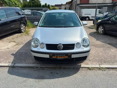 Gebraucht VW Polo Comfortline 75 PS (55 kW) 2002 Silber Kleinwagen