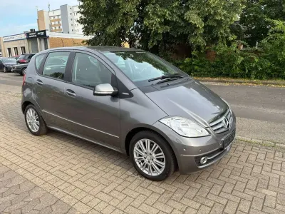 Gebraucht Mercedes A150 Elegance 95 PS (69 kW) 2009 Mountaingrau  met. Kleinwagen