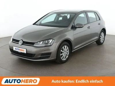Gebraucht VW Golf VII Comfortline 125 PS (91 kW) 2016 Limestone grey Limousine