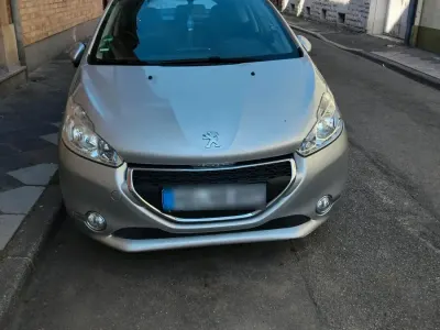 Gebraucht Peugeot 208 82 PS (60 kW) 2012 Silber Kleinwagen