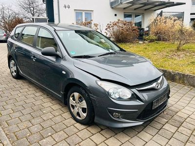 gebraucht Hyundai i30 CW 1.4 Style.KLIMA UNFAL !