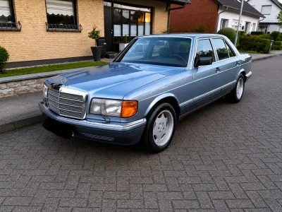Second-hand Mercedes E300 180 CP (132 kW) 1990 Albastru Berlinǎ