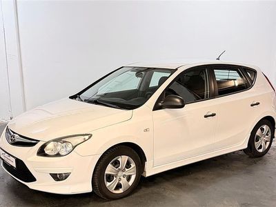 Weiß Gebraucht 2011 Hyundai i30 Limousine | 3.490 € (Fairer Preis)