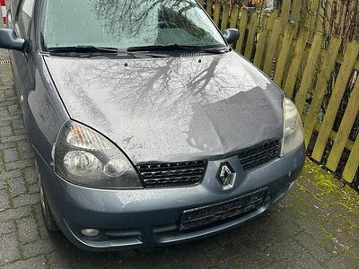 Second-hand Renault Clio II 75 CP (55 kW) 2006 Gri Hatchback