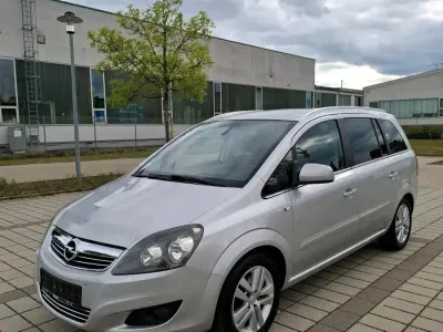 Gebraucht Opel Zafira Sport 140 PS (102 kW) 2010 Silber Van / Kleinbus