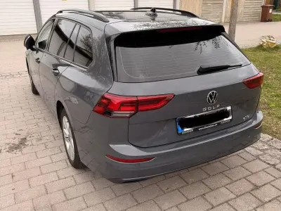 Gebraucht VW Golf VIII Life 131 PS (96 kW) 2021 Grau Kombi