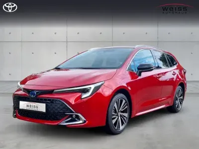 Gebraucht Toyota Corolla Team 140 PS (102 kW) 2023 Rot Kombi