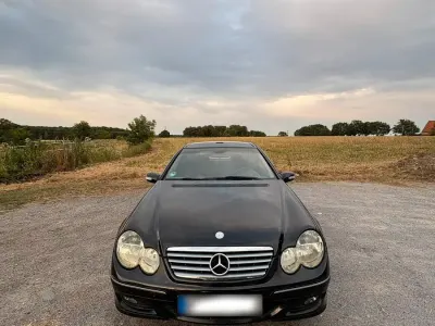 Gebraucht Mercedes C200 163 PS (119 kW) 2004 Schwarz Coupé