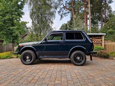 Grün Gebraucht 2015 Lada Taiga SUV | 9.300 € (Guter Preis)